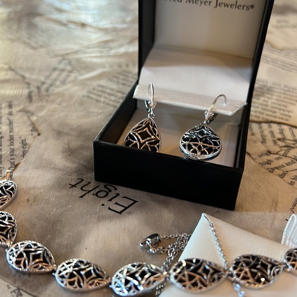 Onyx set - Picture 2 of 3